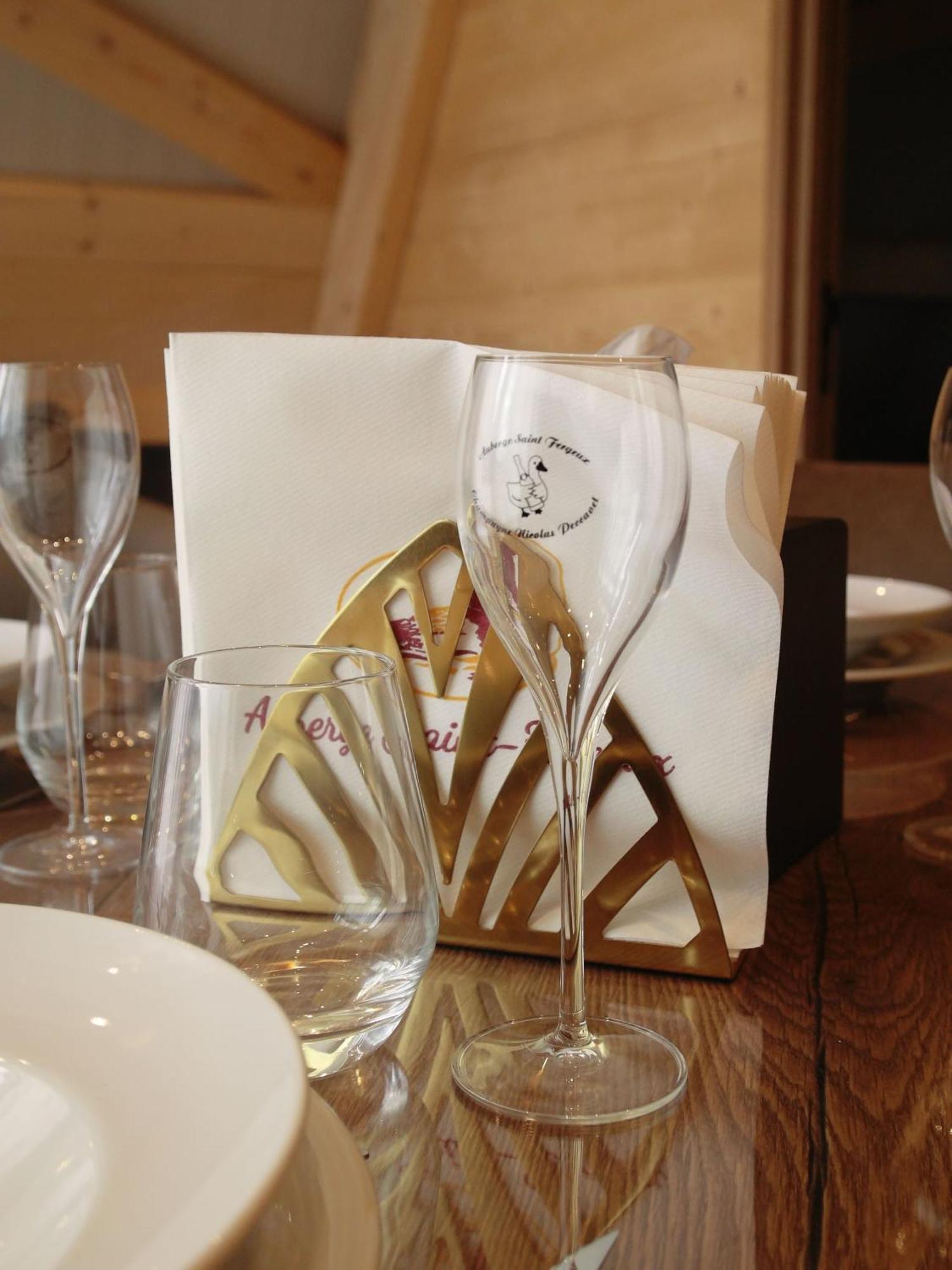 Auberge Saint Fergeux Gionges Экстерьер фото